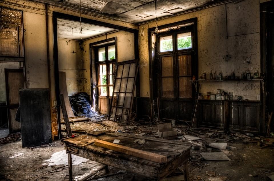 Interior room before repair and painting work